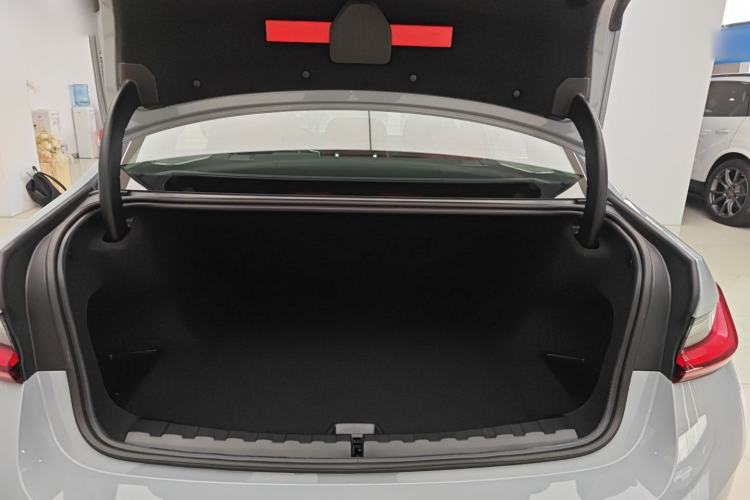 Used BMW i3 2025 eDrive 40 L Midnight Edition Trunk
