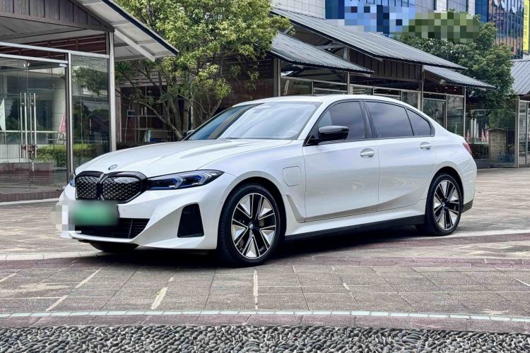 BMW i3 2025 eDrive 40 L Midnight Sports Package