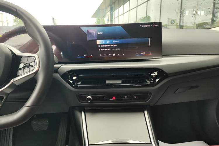 Used BMW i3 2025 eDrive 35 L Audio And AC Panel