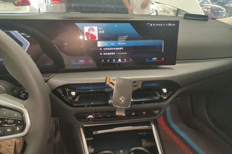 Used BMW i3 2025 eDrive 35 L Audio And AC Panel