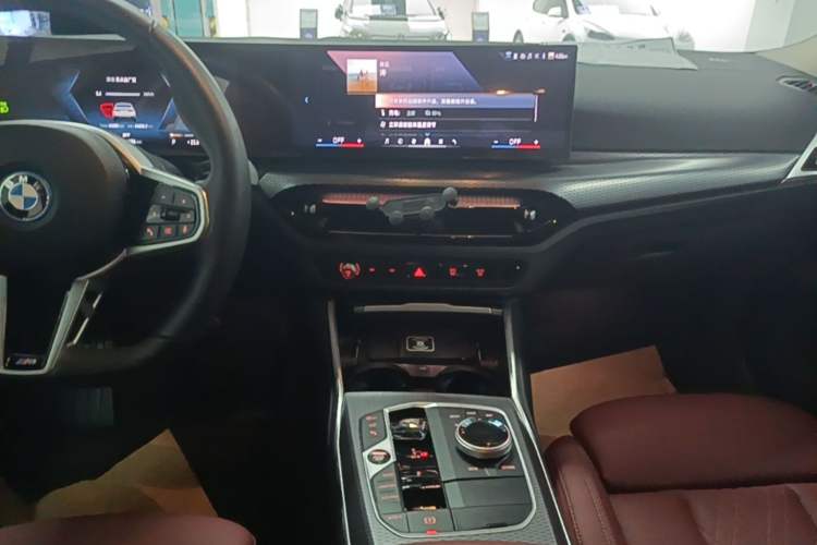 Used BMW i3 2025 eDrive 40 L Midnight Edition Audio And AC Panel