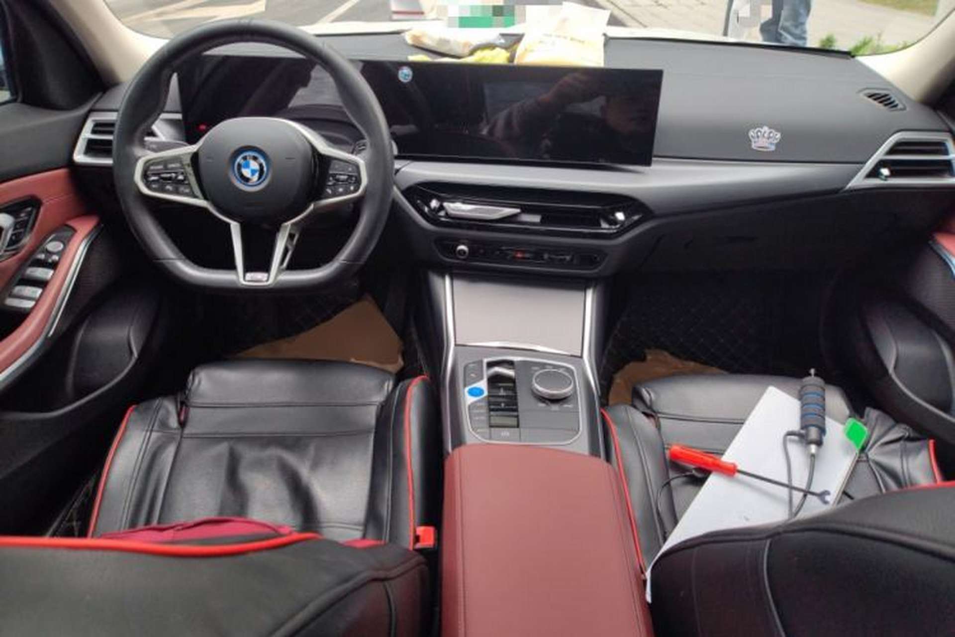 Used BMW i3 2025 eDrive 35 L Center Console