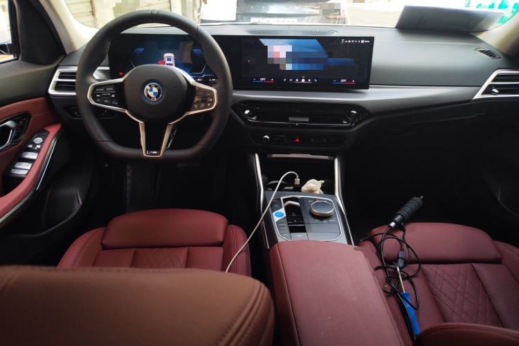 Used BMW i3 2025 eDrive 35 L Center Console