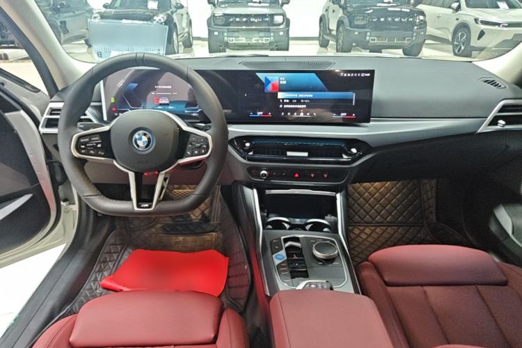 Used BMW i3 2025 eDrive 35 L Center Console