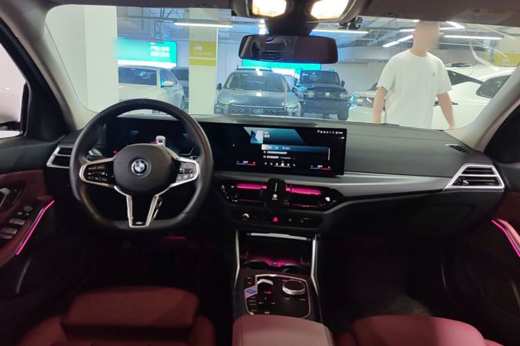 Used BMW i3 2025 eDrive 35 L Center Console