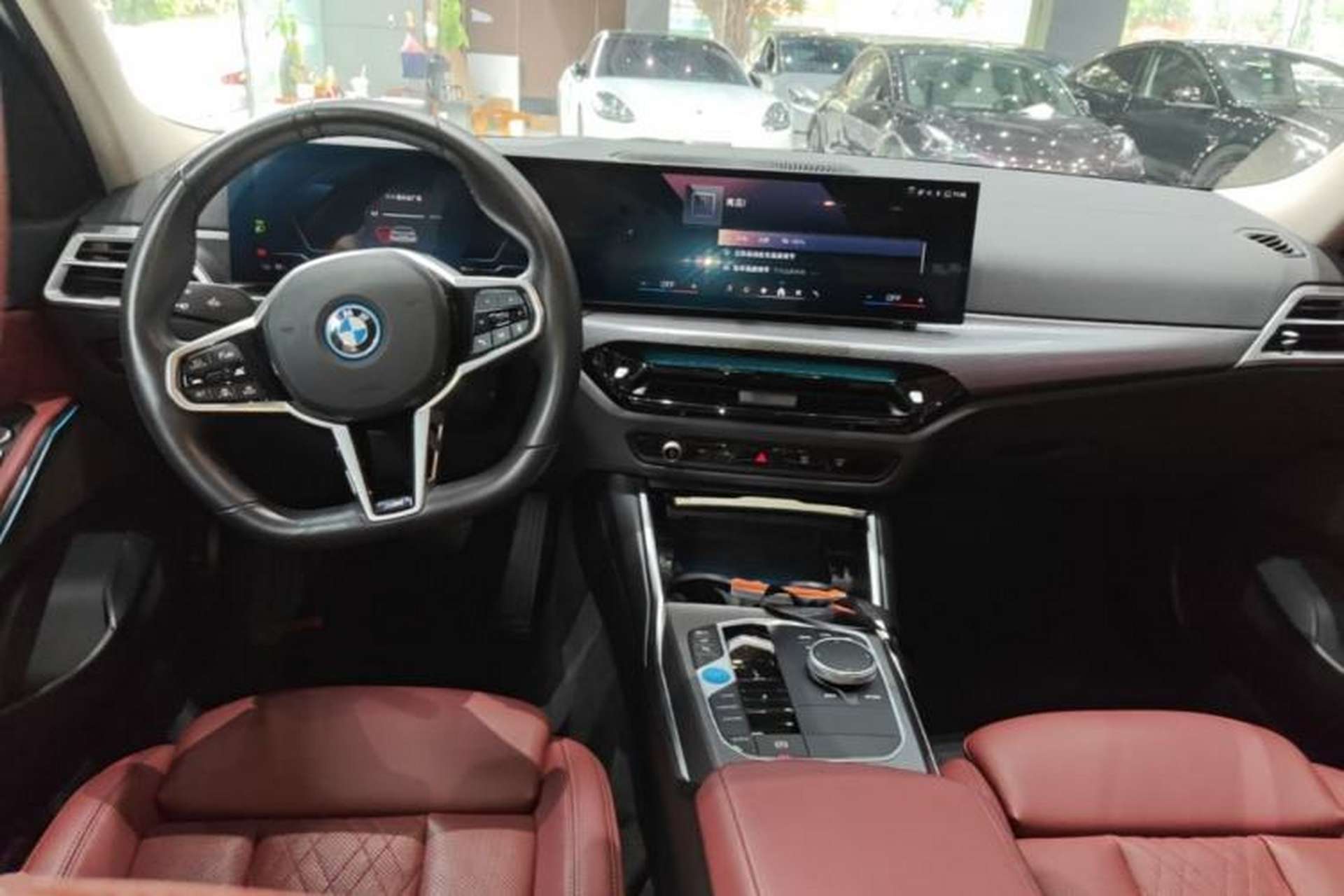 Used BMW i3 2025 eDrive 40 L Midnight Edition Center Console