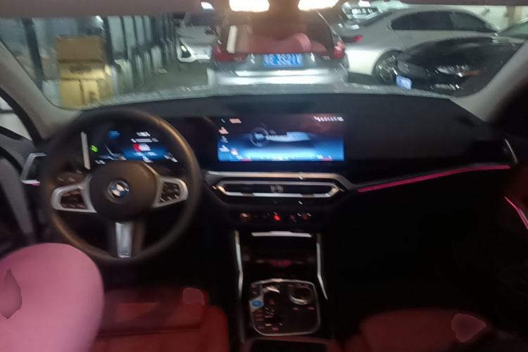 Used BMW i3 2025 eDrive 35 L Center Console