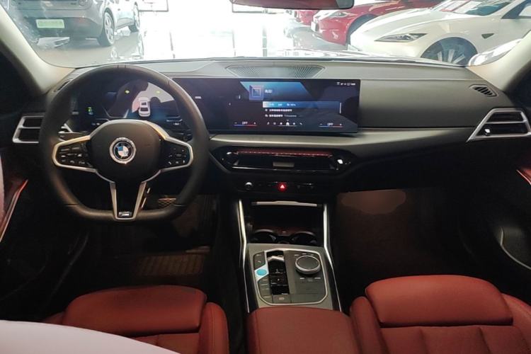Used BMW i3 2025 eDrive 35 L Center Console