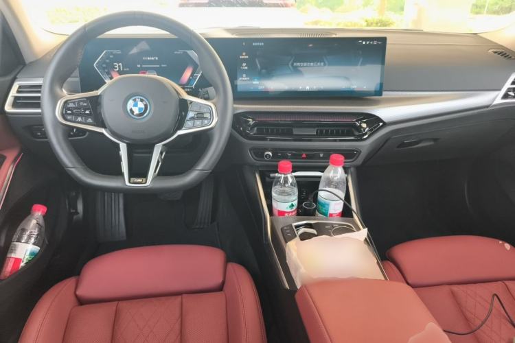 Used BMW i3 2025 eDrive 40 L Midnight Edition Center Console