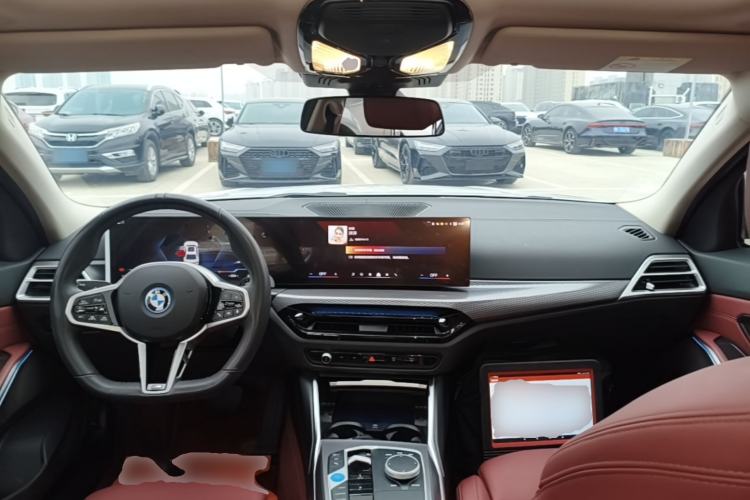 Used BMW i3 2025 eDrive 40 L Midnight Edition Center Console