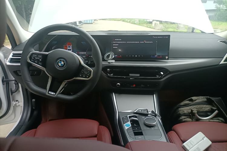 Used BMW i3 2025 eDrive 35 L Center Console