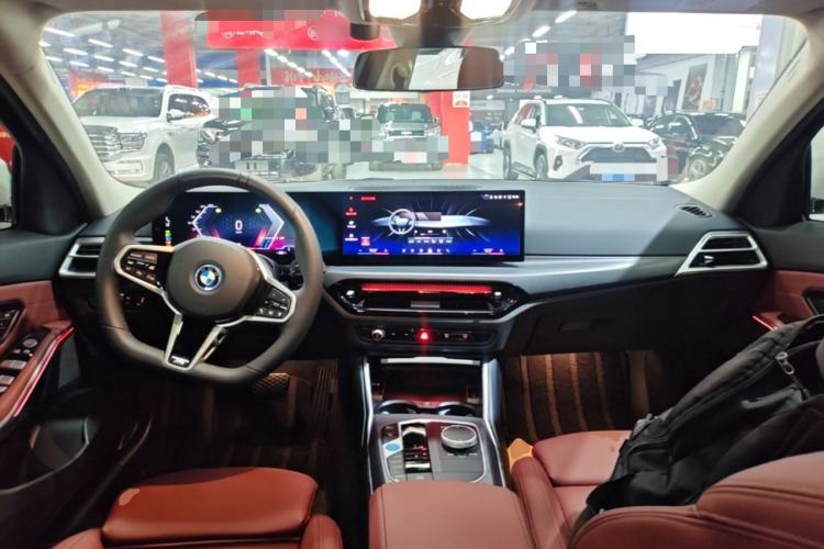 Used BMW i3 2025 eDrive 35 L Center Console