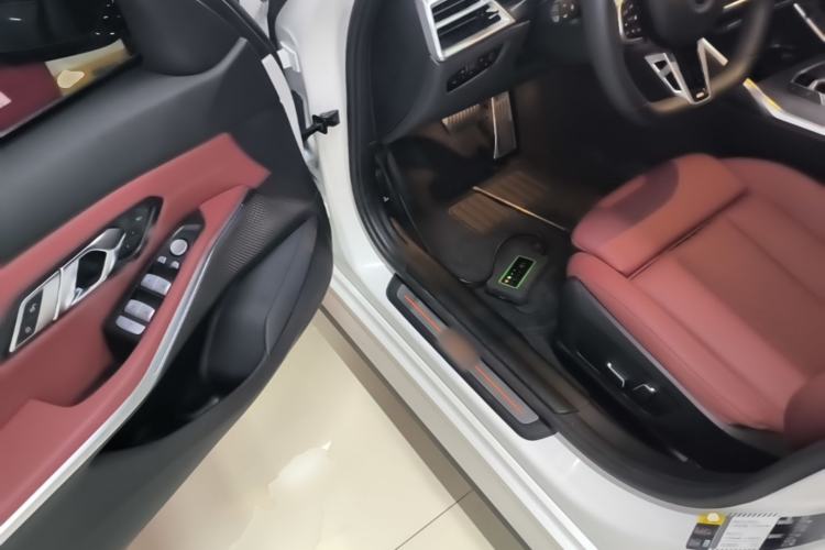 Used BMW i3 2025 eDrive 35 L Driver Seat