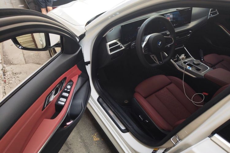 Used BMW i3 2025 eDrive 35 L Driver Seat