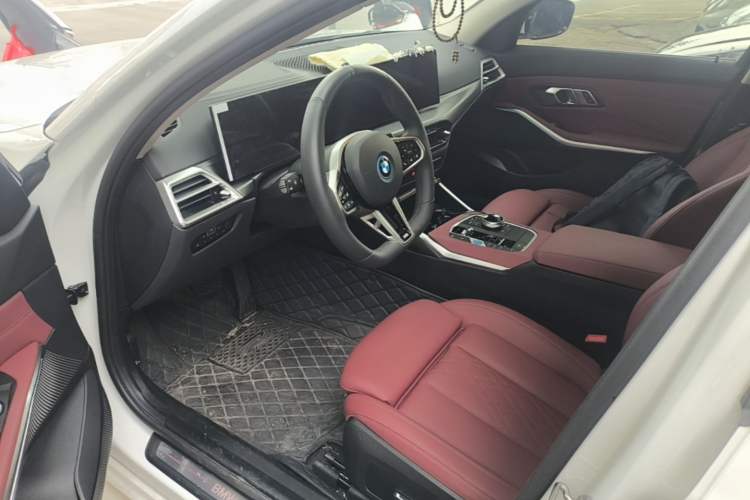 Used BMW i3 2025 eDrive 35 L Driver Seat