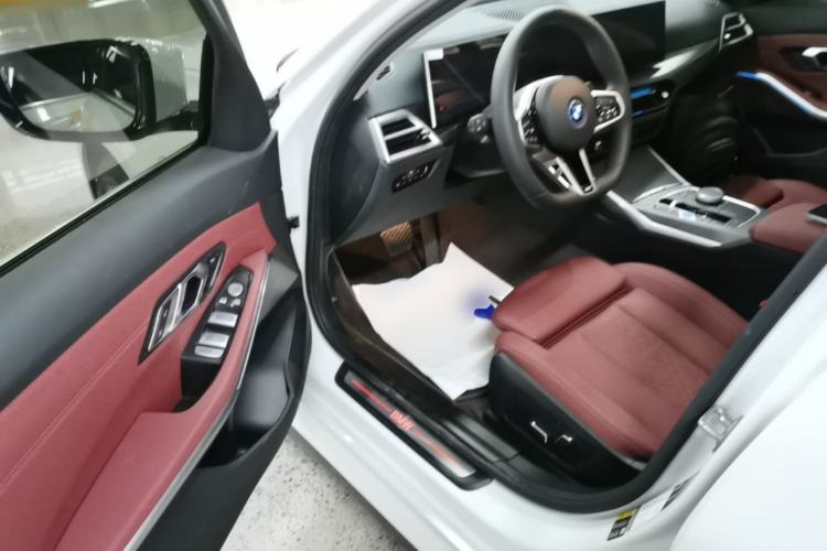 Used BMW i3 2025 eDrive 35 L Driver Seat