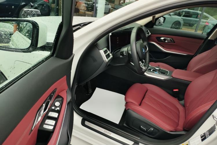 Used BMW i3 2025 eDrive 35 L Driver Seat