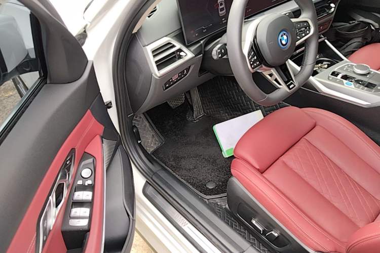 Used BMW i3 2025 eDrive 35 L Driver Seat
