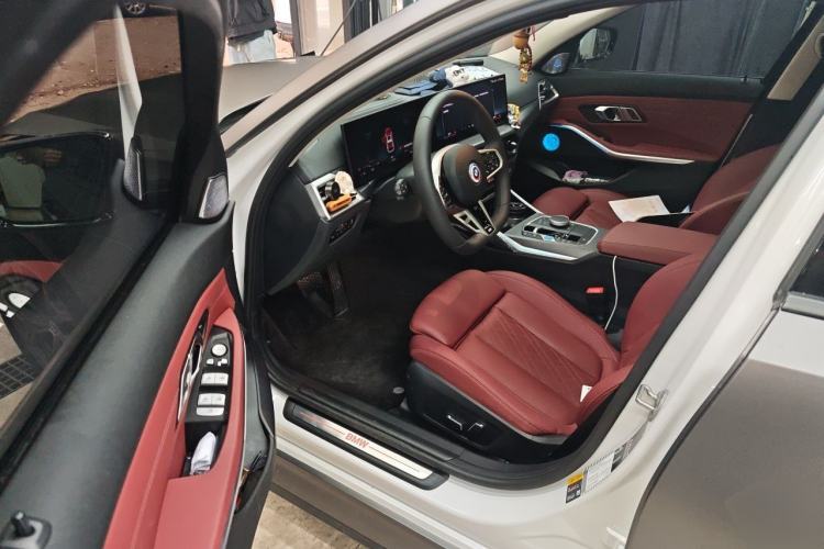 Used BMW i3 2025 eDrive 35 L Driver Seat