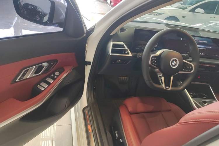 Used BMW i3 2025 eDrive 35 L Driver Seat