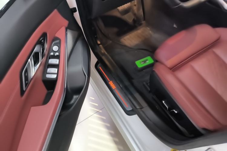 Used BMW i3 2025 eDrive 40 L Midnight Edition Driver Seat