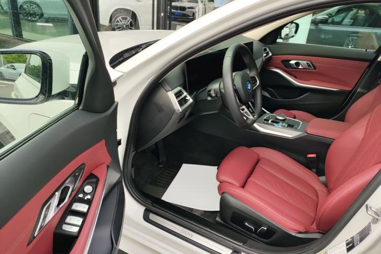 Used BMW i3 2025 eDrive 35 L Driver Seat
