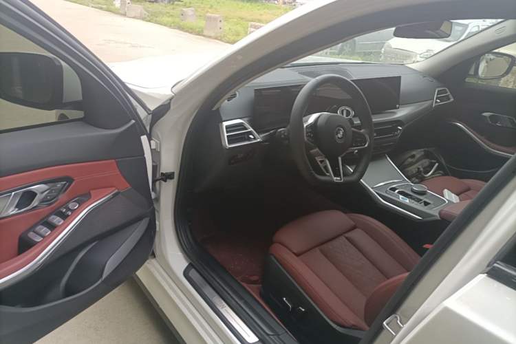 Used BMW i3 2025 eDrive 35 L Driver Seat