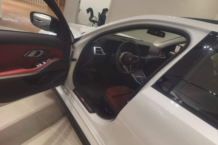 Used BMW i3 2025 eDrive 40 L Midnight Edition Driver Seat