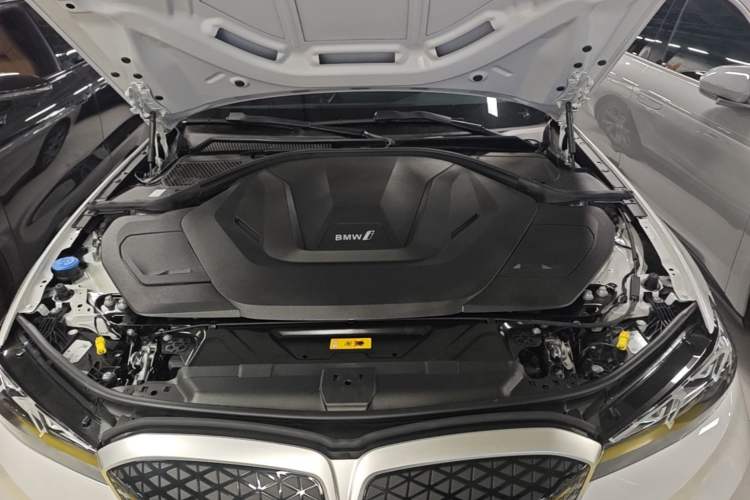 Used BMW i3 2025 eDrive 35 L Engine Bay