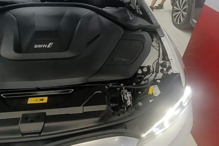 Used BMW i3 2025 eDrive 35 L Engine Bay Left