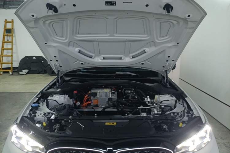 Used BMW i3 2025 eDrive 40 L Midnight Edition Engine Bay