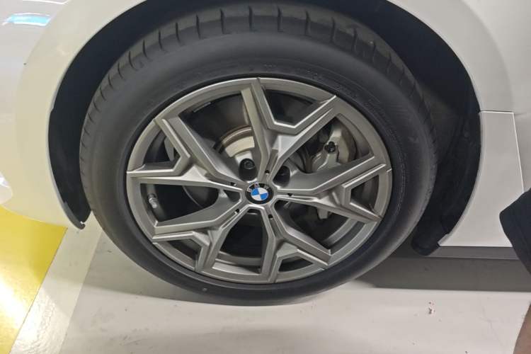 Used BMW i3 2025 eDrive 35 L Exterior 4