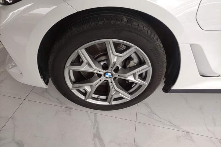 Used BMW i3 2025 eDrive 35 L Exterior 4