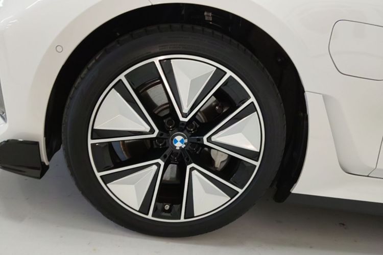 Used BMW i3 2025 eDrive 40 L Midnight Sports Package Exterior 4