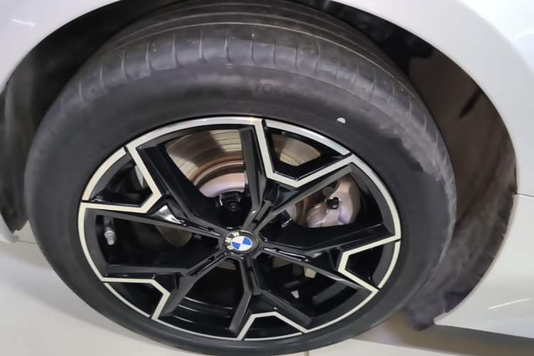 Used BMW i3 2025 eDrive 40 L Midnight Edition Exterior 4
