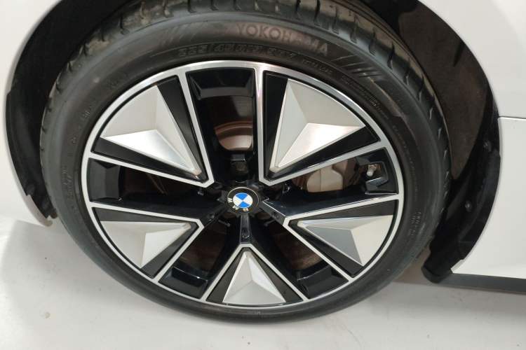 Used BMW i3 2025 eDrive 40 L Midnight Sports Package Exterior 4