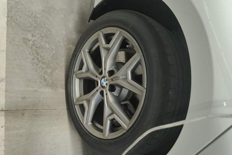 Used BMW i3 2025 eDrive 35 L Exterior 5