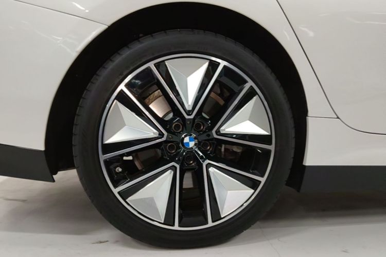 Used BMW i3 2025 eDrive 40 L Midnight Sports Package Exterior 5