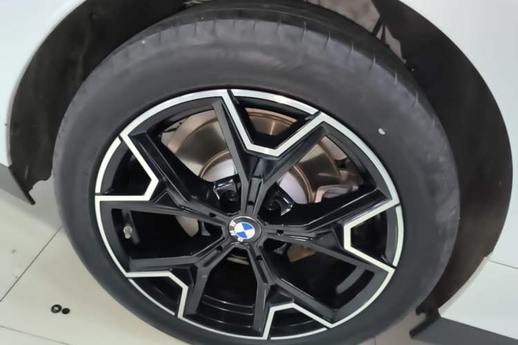 Used BMW i3 2025 eDrive 40 L Midnight Edition Exterior 5