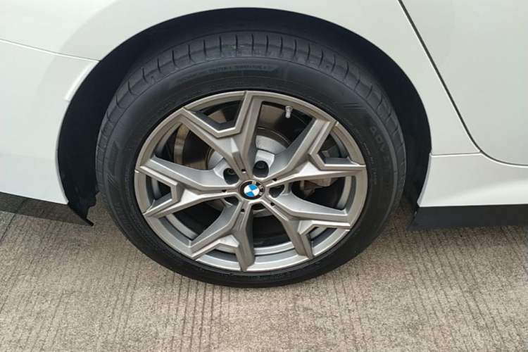 Used BMW i3 2025 eDrive 35 L Exterior 5
