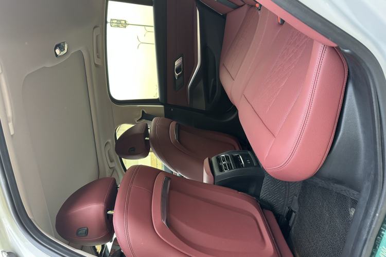 Used BMW i3 2025 eDrive 35 L Exterior 5