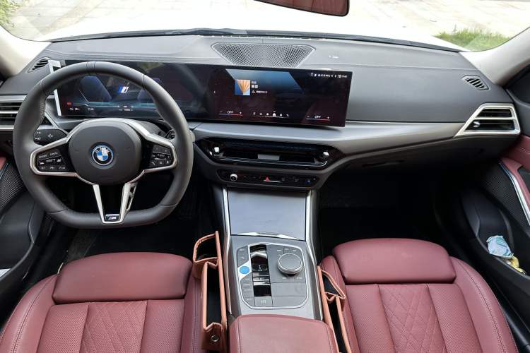 Used BMW i3 2025 eDrive 35 L Exterior 8