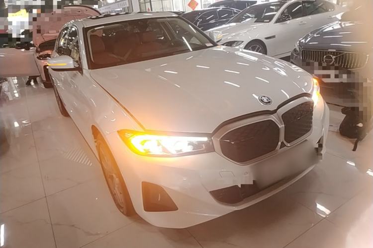 Used BMW i3 2025 eDrive 35 L Front Right 45 Deg