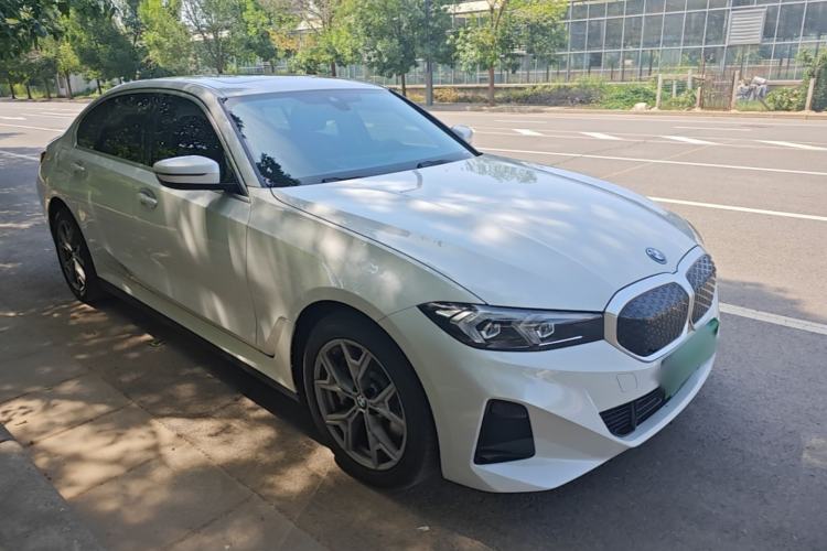Used BMW i3 2025 eDrive 35 L Front Right 45 Deg