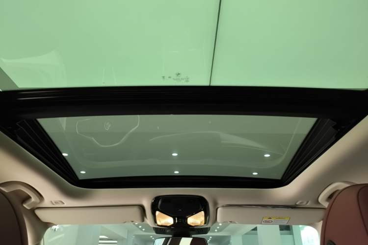 Used BMW i3 2025 eDrive 40 L Midnight Sports Package Headliner