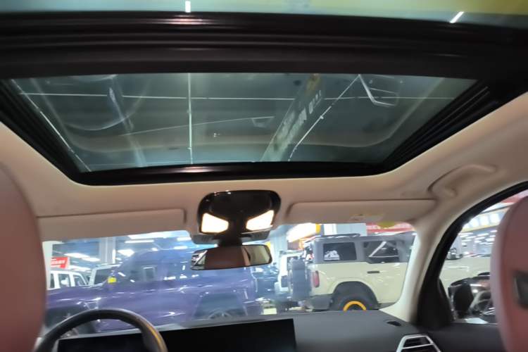 Used BMW i3 2025 eDrive 40 L Midnight Edition Headliner