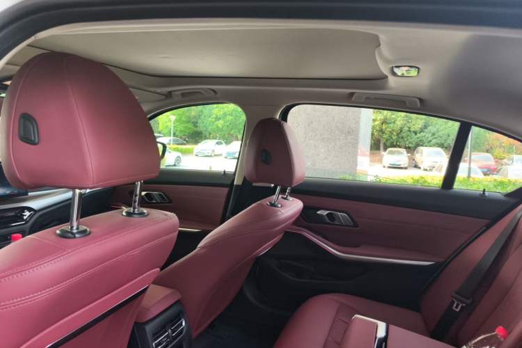 Used BMW i3 2025 eDrive 40 L Midnight Edition Headliner