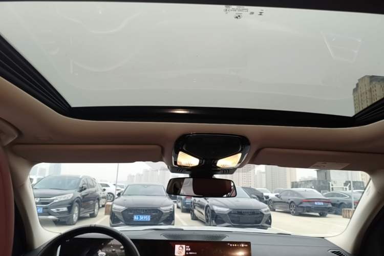 Used BMW i3 2025 eDrive 40 L Midnight Edition Headliner