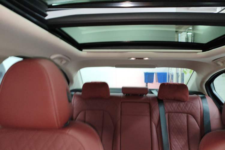 Used BMW i3 2025 eDrive 40 L Midnight Sports Package Headliner