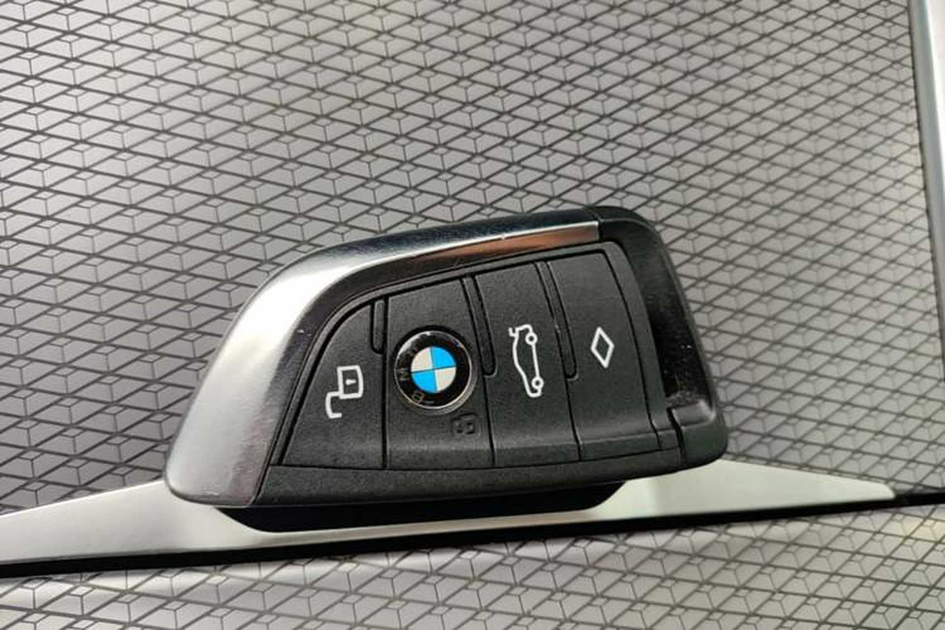 Used BMW i3 2025 eDrive 40 L Midnight Edition Interior 1